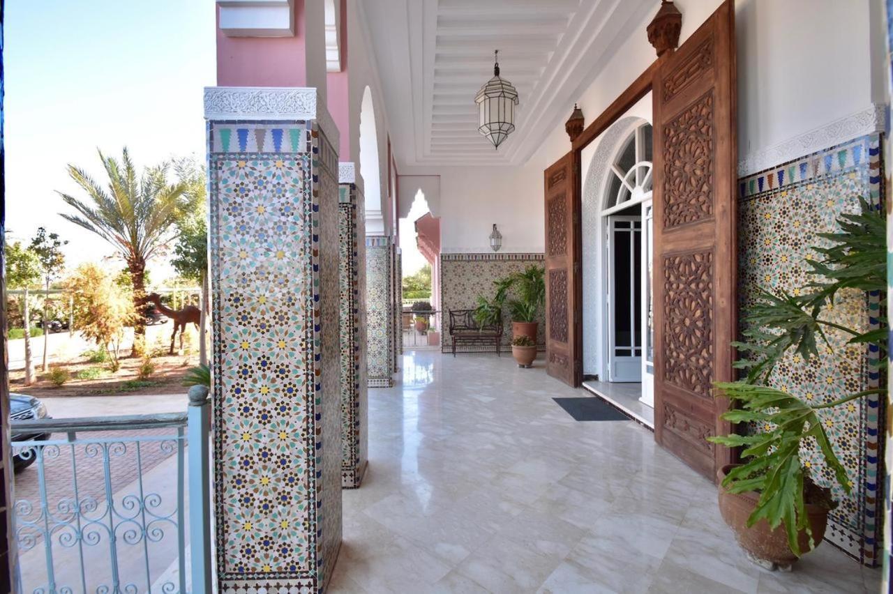 Tazrou The Levantine المظهر الخارجي الصورة